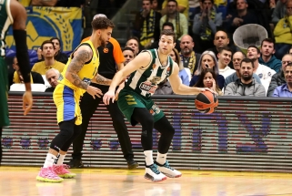 Permainingose rungtynėse devyniese žaidęs "Maccabi" pranoko "Panathinaikos"